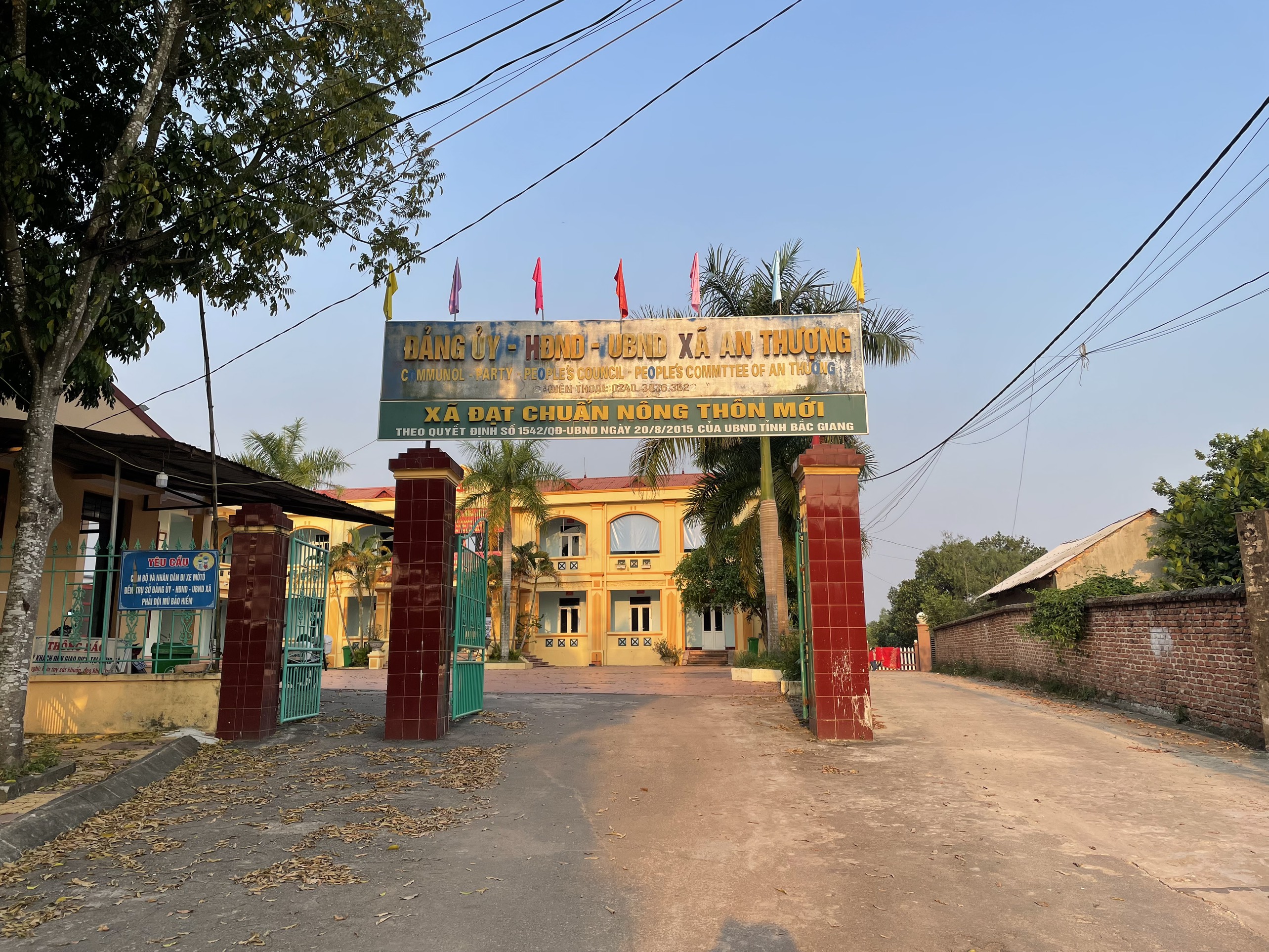 cổng chào UBND xã An Thượng